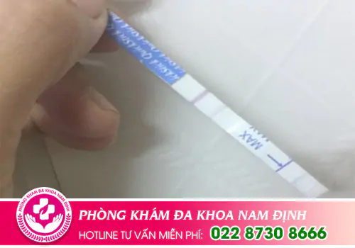 Que thử thai 2 vạch mờ